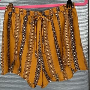 ILLA ILLA Patterned Shorts S